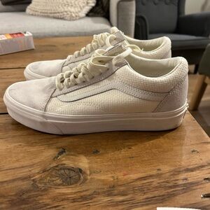 Vans Women's Cream Sneakers